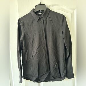 Uniqlo Long Sleeve Button-up Shirt